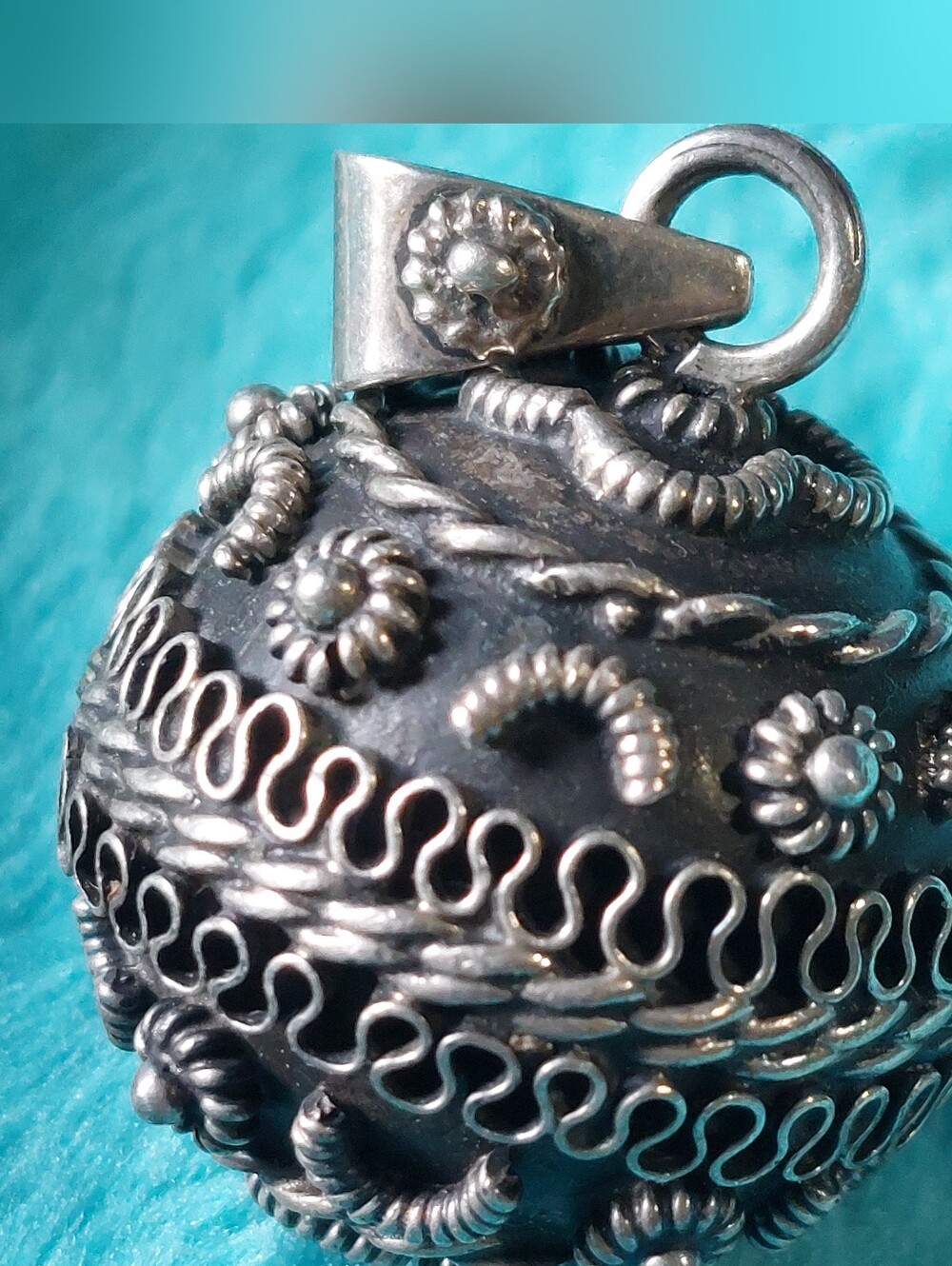 Vintage Mexican Silver Etruscan-Style Wirework Harmony Ball Chiming Pendant